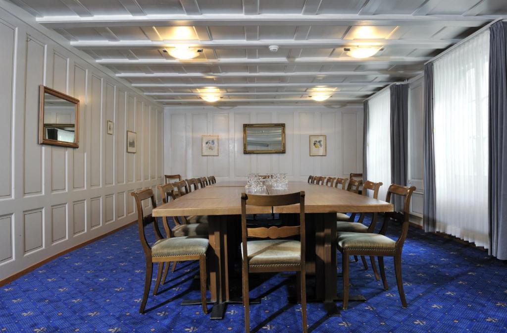 Hotel Weisses Kreuz à Lyss Extérieur photo