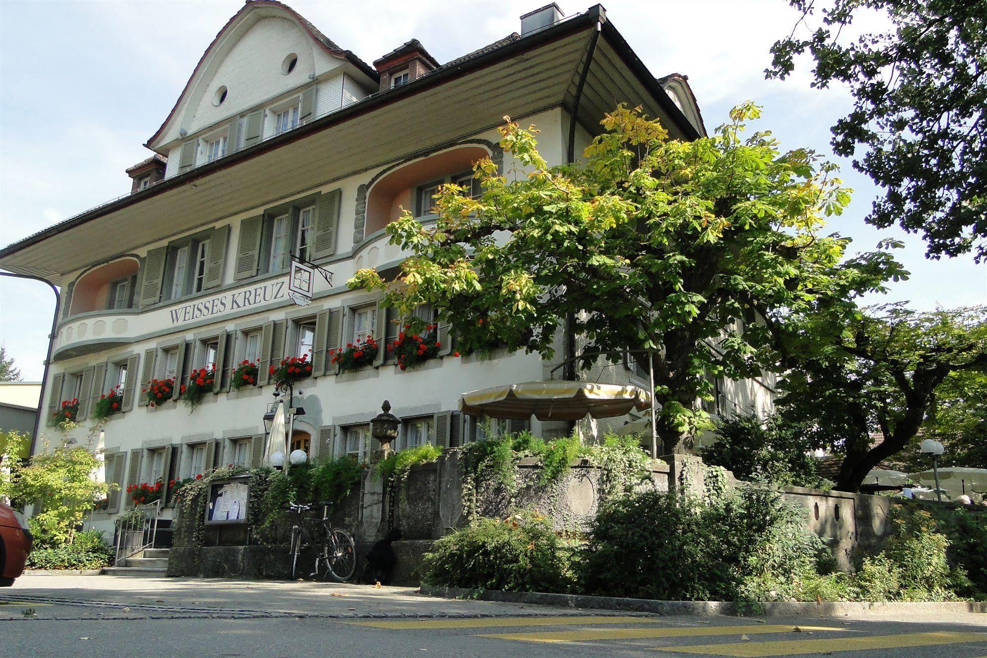 Hotel Weisses Kreuz à Lyss Extérieur photo