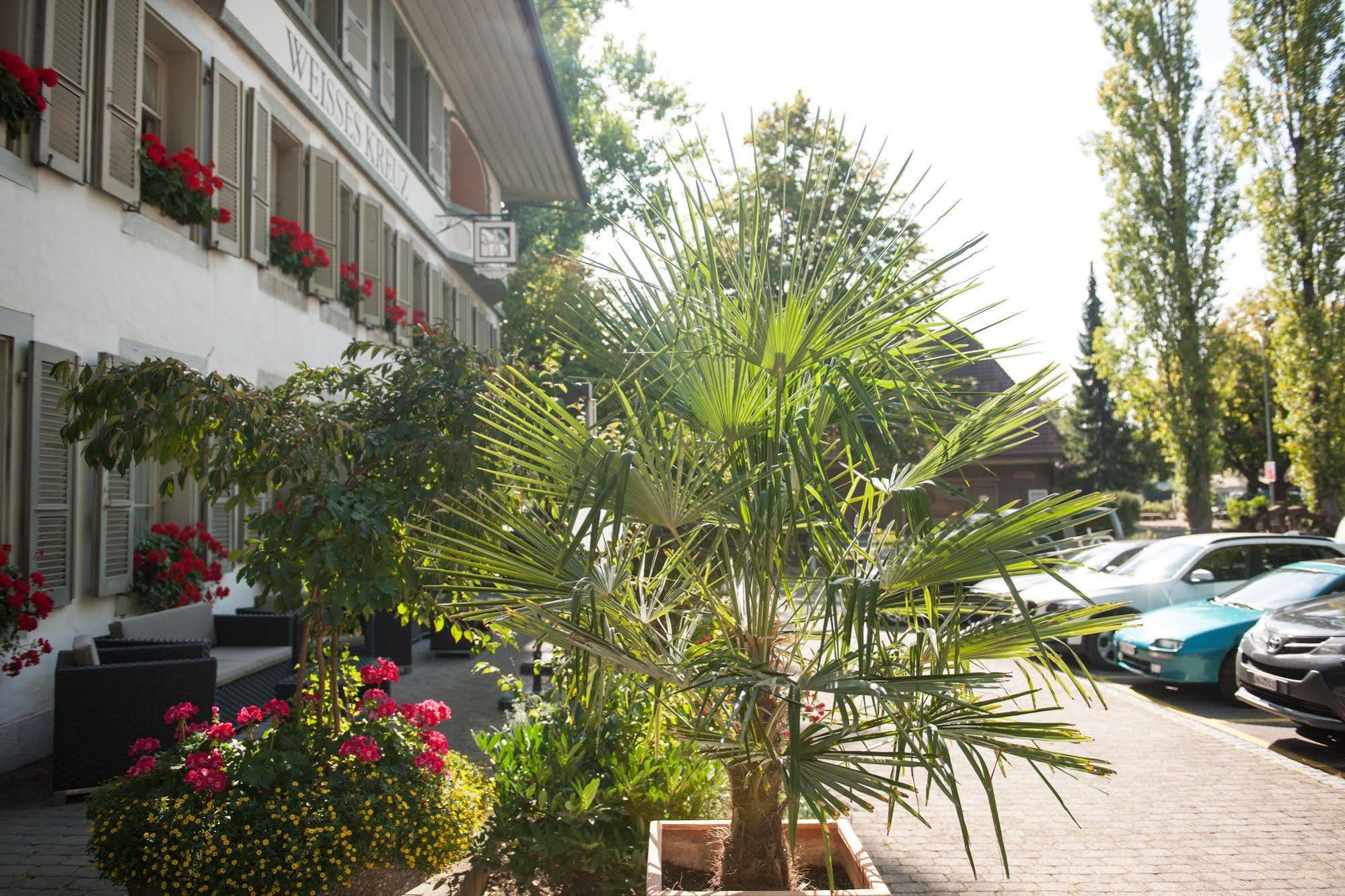 Hotel Weisses Kreuz à Lyss Extérieur photo